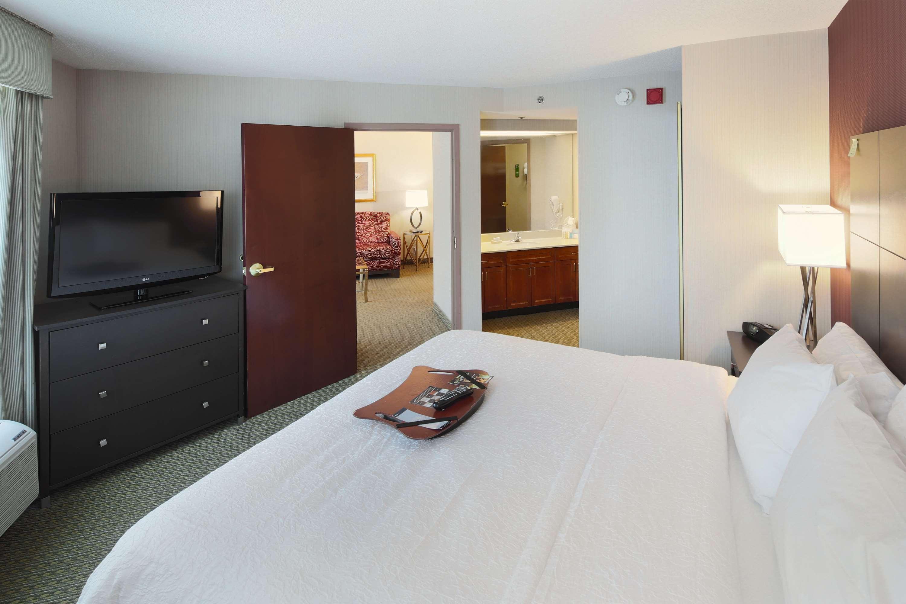 Hampton Inn & Suites Arlington Crystal City Dca Exterior foto